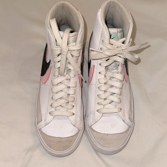 NIKE Blazer Mid '77 SE GS White Arctic Punch #nike - Picture 3 of 7